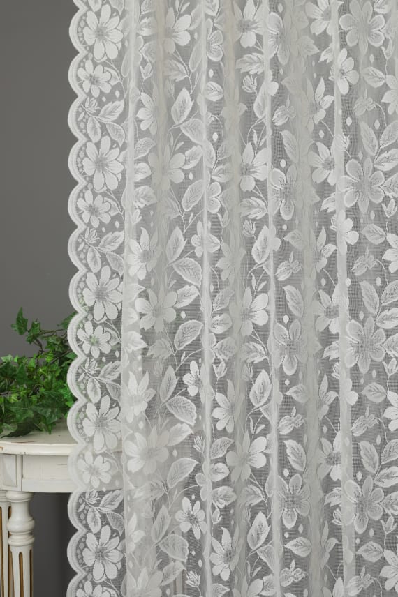 PITSIKÖYNNÖS -pitsi vaaleabeige